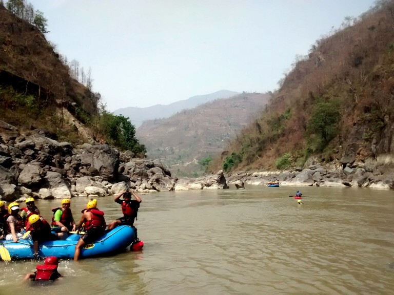 è possível praticar rafting em diversos rios do país