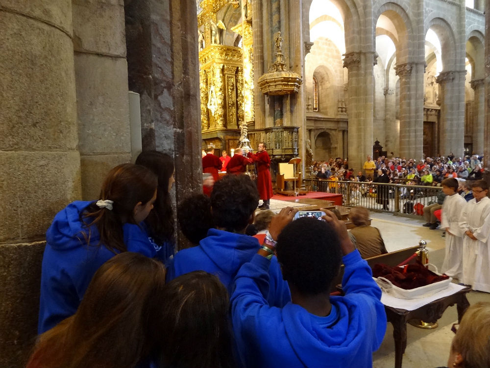 A catedral de Santiago de Compostela mantém uma tradição muito antiga e conhecida dos peregrinos --o Botafumeiro