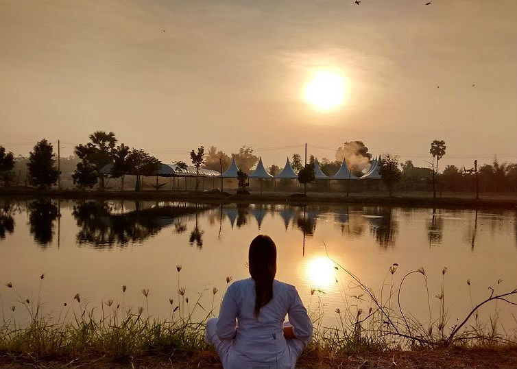 Pratica de meditação no centro budista